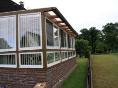 Kunststoff-Fenster in weiß, zweigeteilt