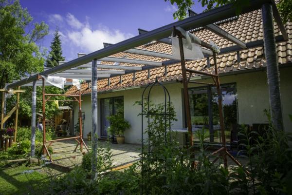 Terrassenüberdachung Aluminium unter Montage
