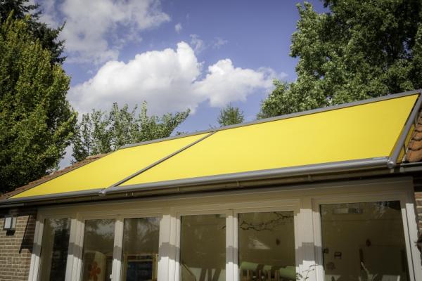Markise in gelb, Frontansicht