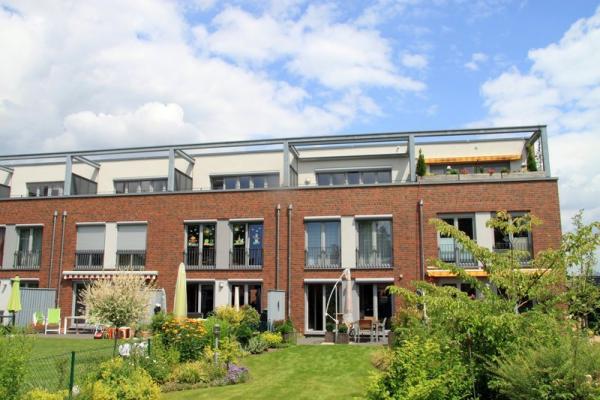 Aluminium Konstruktion für Markisen auf Reihenhaus