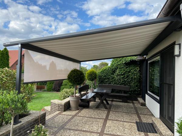 Weinor Plaza Viva Markise halb geschlossen
