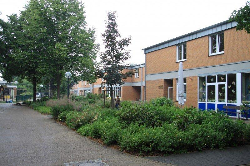 Fenster in weiß in Reihenhäusern