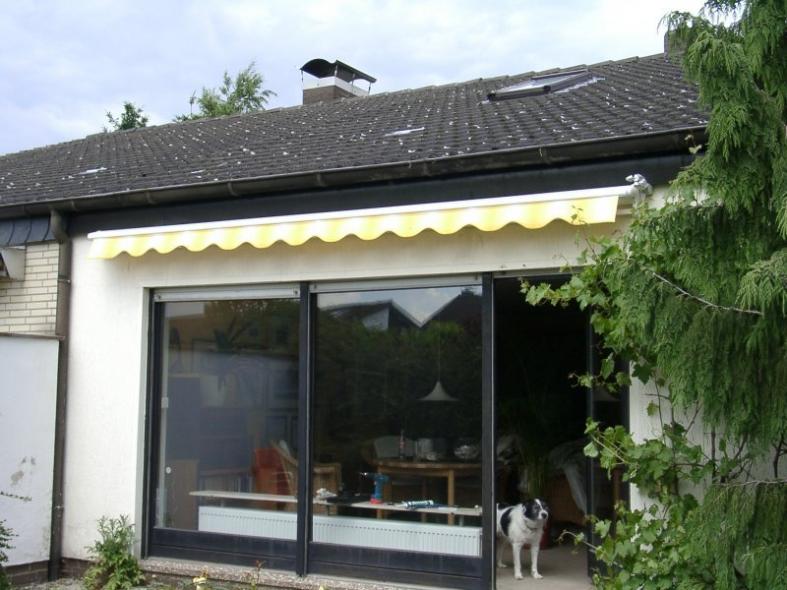 Somfy Markise gelb-weiß-gestreift