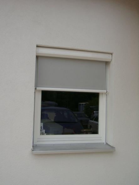 Raffstore in Hellgrau nachgerüstet