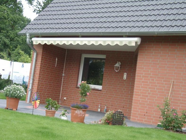 Markise gestreift eingefahren