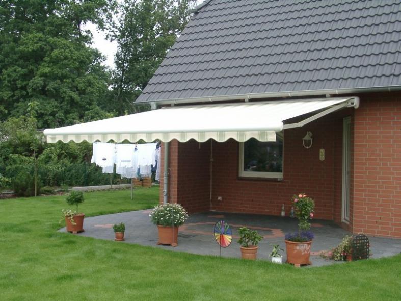Somfy Markise hellgrün-weiß-gestreift