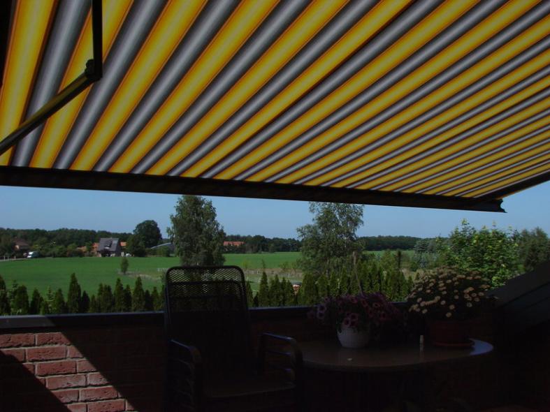 Markise gestreift, Ansicht von unten