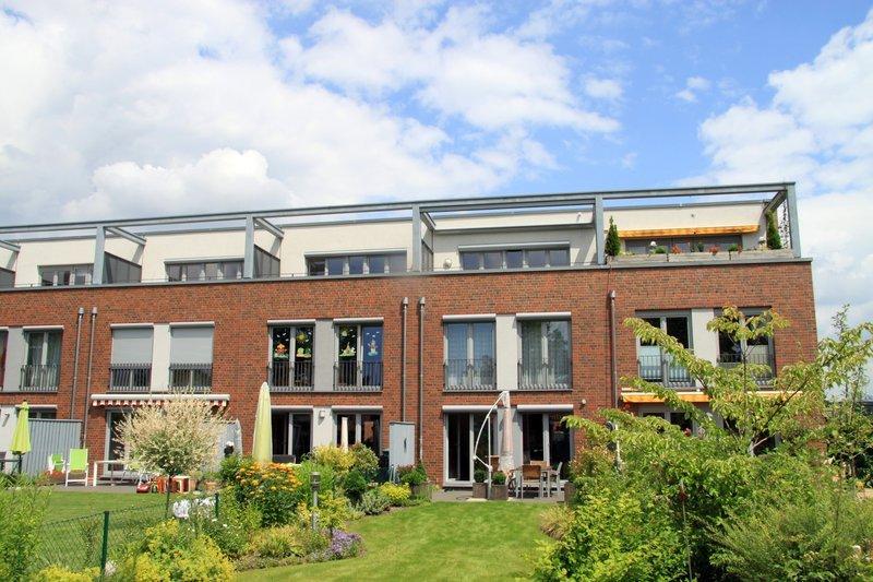 Aluminium Konstruktion für Markisen auf Reihenhaus