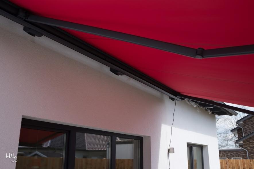 Markise in rot Detailansicht